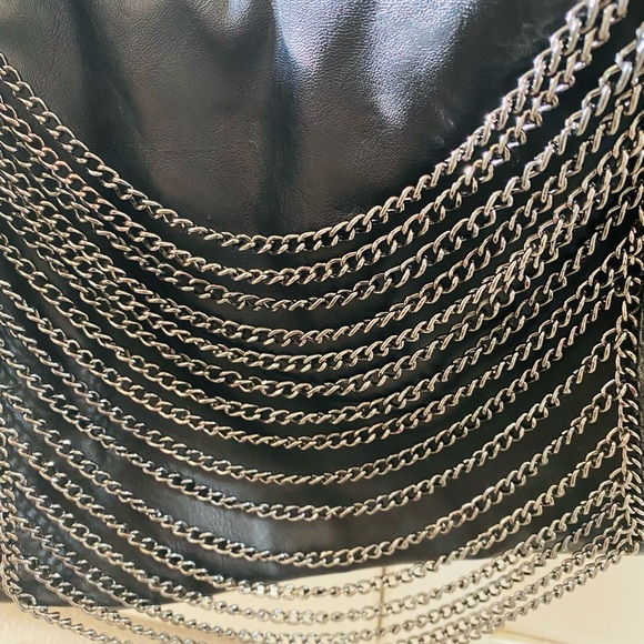 👛Stunning👛 chain link studded handbag - Picture 3 of 5